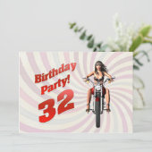 Invitation 32ème anniversaire avec une fille sur une moto (Debout devant)