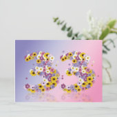 Invitation 33e fête d'anniversaire, avec des lettres fleuries (Debout devant)