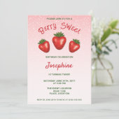 Invitation 3 Fraises Rouges Sur un Anniversaire Sucré Rose (Debout devant)