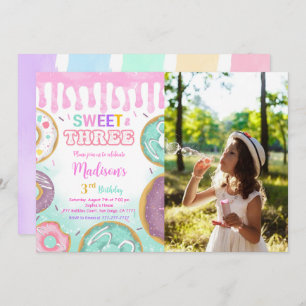 Invitation 3e anniversaire rose photo de la fête des beignes