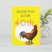 Invitation 40e anniversaire Fun Chicken Rooster Homme (Debout devant)
