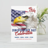 Invitation 4 juillet d'aigle rouge, blanc et bleu américain (Debout devant)