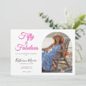 Invitation 50 and Fabulous Photo Pink 50th Birthday Party  (Debout devant)