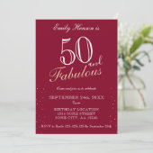Invitation 50 et fabuleux Red Elegant Script Anniversaire (Debout devant)