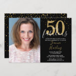 Invitation 50 et Fabulous Gold Black 50th Birthday Photo Inv<br><div class="desc">Cet élégant script 50 et une fabuleuse invitation à l'anniversaire de confetti stars en or peuvent être personnalisés avec les détails de votre fête d'anniversaire mis en texte moderne et photo spéciale. Le verso est assorti de confettis d'étoiles dorées sur un arrière - plan en or gratuit. Conçu par Thisnotme©...</div>