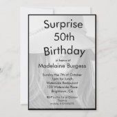 Invitation 50e anniversaire Black White Photo Surprise Elégan (Dos)