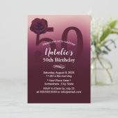 Invitation 50e Anniversaire Fête Elégant Bourgogne Rouge Ombr (Debout devant)