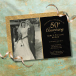 Invitation 50e anniversaire Gold Hearts Mariage Photo<br><div class="desc">Personnalisez avec votre photo mariage préférée et vos détails spéciaux de célébration du 50e anniversaire de mariage d'or en typographie or chic sur un arrière - plan noir. L'inverse présente des confettis de coeur d'amour doré. Conçu par Thisisnotme©</div>