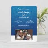 Invitation 50e anniversaire Photo personnalisée Eau bleu fonc (Debout devant)