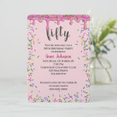 Invitation 50e Anniversaire Pink Icing Et Sprinkles (Debout devant)