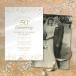 Invitation 50e anniversaire Votre photo Mariage Poussière d'o<br><div class="desc">Doté de délicats confettis de poussière d'or. Personnalisez avec vos cinquante ans spéciaux d'or information anniversaire en lettres d'or chic et votre photo spéciale mariage au verso. Conçu par Thisisnotme©</div>