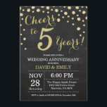 Invitation 5e anniversaire de mariage tableau noir et or<br><div class="desc">Carton d'invitation 5e anniversaire de mariage tableau noir et or. Cinquième anniversaire de mariage. Fond de diamant pailleté or et tableau noir. Confettis dorés. Anniversaire adulte. Fête d'anniversaire pour homme ou femme. Pour une personnalisation plus poussée, veuillez cliquer sur le bouton "Personnaliser" et utiliser notre outil de conception pour modifier...</div>