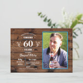 Invitation 60 ans d'anniversaire de Wood Rustic Photo (Debout devant)
