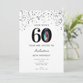 Invitation 60e anniversaire de la fête Regardez qui est 60 ph (Debout devant)