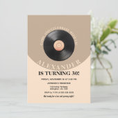 Invitation 60s Retro Super Adulte fête d'anniversaire n'impor (Debout devant)