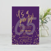 Invitation 65e fête d'anniversaire Violet et Or Fun (Debout devant)