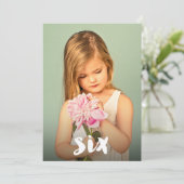 Invitation 6e anniversaire garçons filles nombre six superpos (Debout devant)