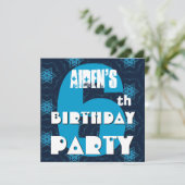 Invitation 6e anniversaire moderne Six ans Big Blue Stars B35 (Debout devant)