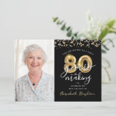 Invitation 80e anniversaire Black Gold Ballons One photo (Debout devant)