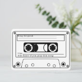 Invitation 80s Style Retro Music Tape Wedding RSVP (Debout devant)