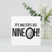 Invitation 90e anniversaire NEUF OH! photo mono noir blanc (Debout devant)