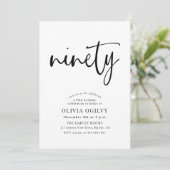 Invitation 90e B&W Anniversaire de fête Typographie de script (Debout devant)