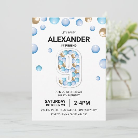 Invitation 9e fête d'anniversaire, Blue and Gold Balloon Boy (Debout devant)