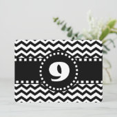 Invitation 9e fête d'anniversaire Chevron noir et blanc W09B (Debout devant)