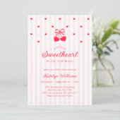 Invitation à la baby shower Cherry Valentine Bow (Debout devant)