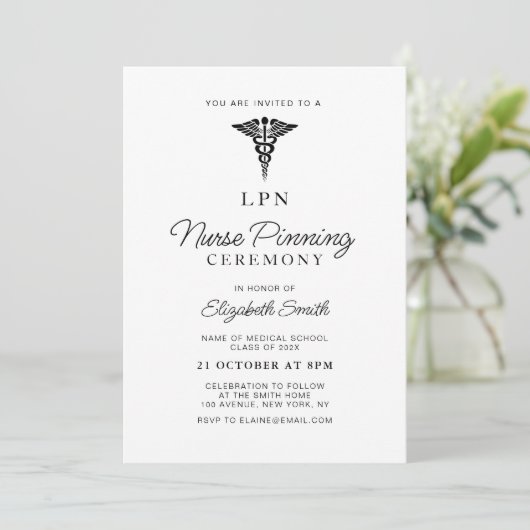 invitation à la cérémonie d'épinglage simple et mo (Debout devant)