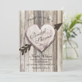 Invitation à la douche nuptiale Rustic Wood Heart (Debout devant)