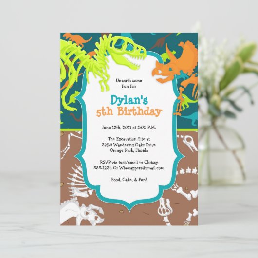 Invitation à la fête d'anniversaire de Dinosaur Di (Debout devant)