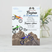 Invitation à la fête d'anniversaire de Dirt Bike/  (Debout devant)