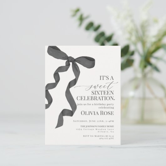 Invitation à la fête d'anniversaire de la Bow Swee (Debout devant)