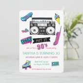 Invitation à la fête d'anniversaire de Retro 90 (Debout devant)