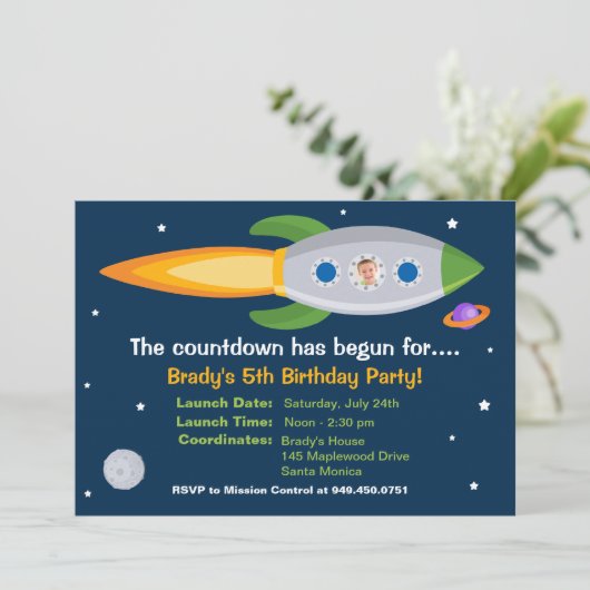Invitation à la fête d'anniversaire de Rocket Ship (Debout devant)