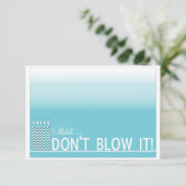 Invitation à la fête d'anniversaire de Shh Surpris (Debout devant)