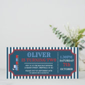 Invitation à la fête d'anniversaire du billet de t (Debout devant)