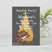 Invitation à la fête d'anniversaire du camping, fê (Debout devant)