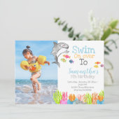 Invitation à la fête d'anniversaire du thème du re (Debout devant)