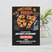Invitation à la fête d'anniversaire Neon Arcade et (Debout devant)