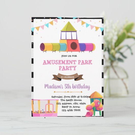 Invitation à la fête d'anniversaire sur le terrain (Debout devant)