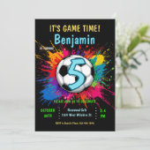 Invitation à la fête d'anniversaire sur le thème d (Debout devant)