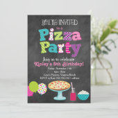 Invitation à la fête de pizza de tableau noir (fil (Debout devant)