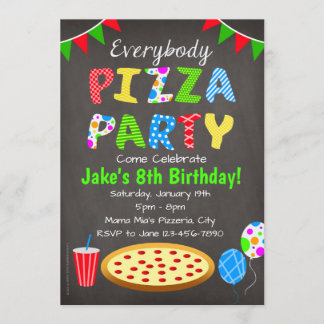 Invitation à la fête de pizza sur tableau noir