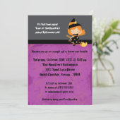 Invitation à la fête d'Halloween violet pour enfan (Debout devant)