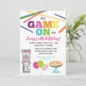 Invitation à la Fête Pizza Game On Arcade (Debout devant)