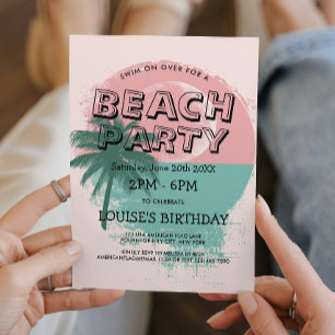 Invitation à la fête sur la plage au coucher du so
