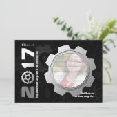 Invitation à la remise des diplômes de Black and S (Debout devant)