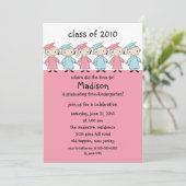 Invitation à la remise des diplômes pour filles et (Debout devant)